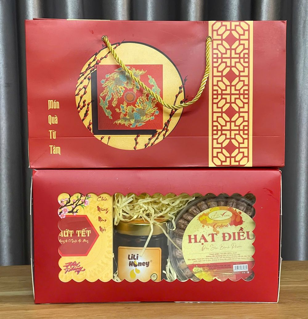 Hộp quà tết Hải Phòng HP2036526 là món quà ý nghĩa thay cho lời chúc an khang – may mắn – sung túc