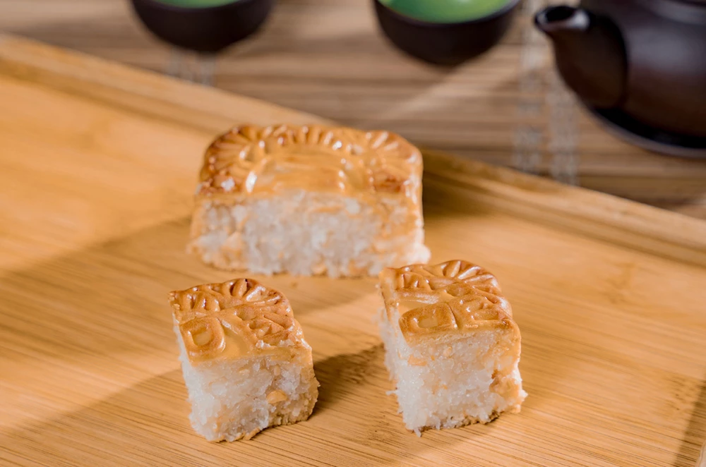 BÁNH TRUNG THU BÌNH MINH NHÂN SỮA DỪA HẠT DƯA 180G