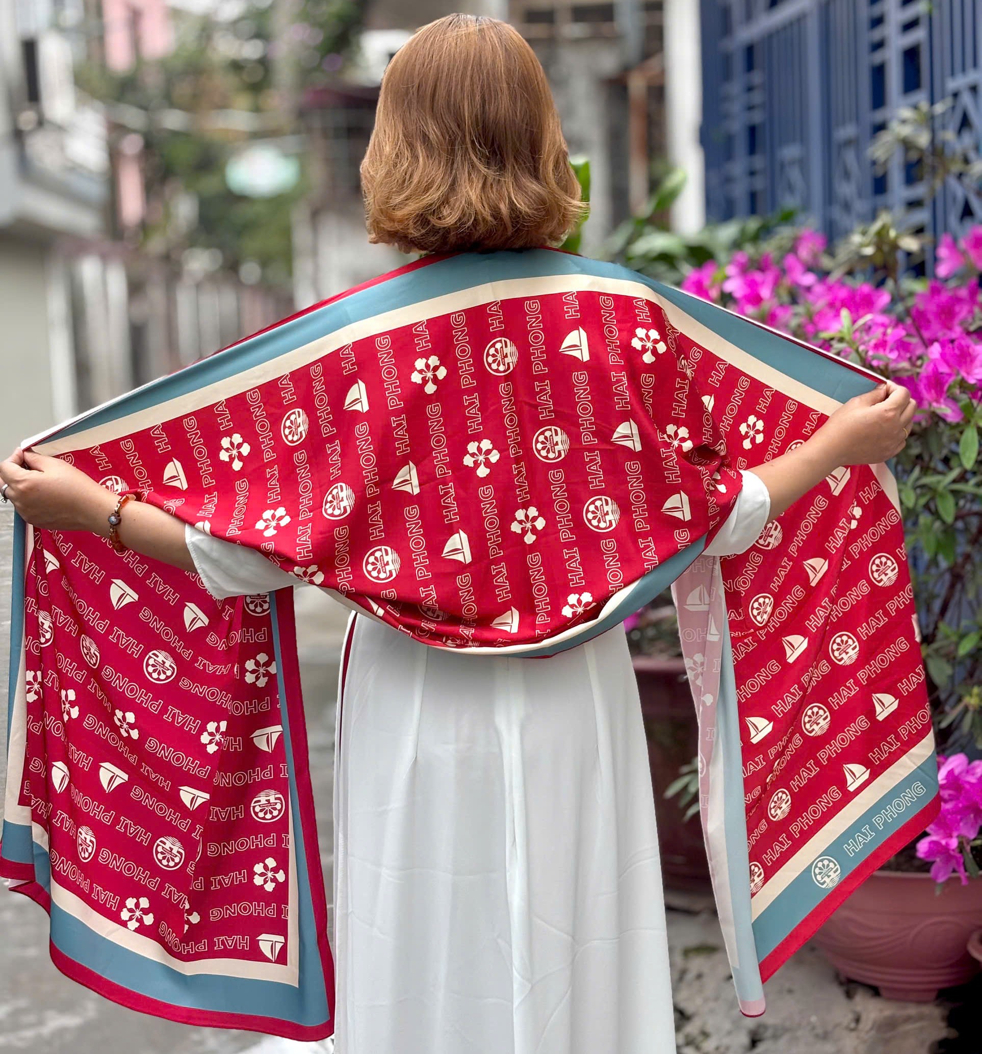 KHĂN LỤA HẢI PHÒNG - MÀU ĐỎ VIỀN XANH 70X180CM